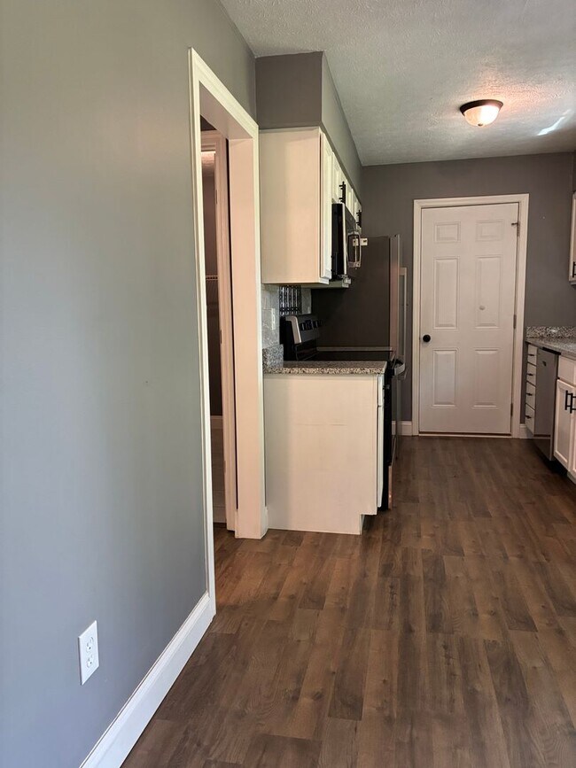 Building Photo - 964 Timberwood Dr