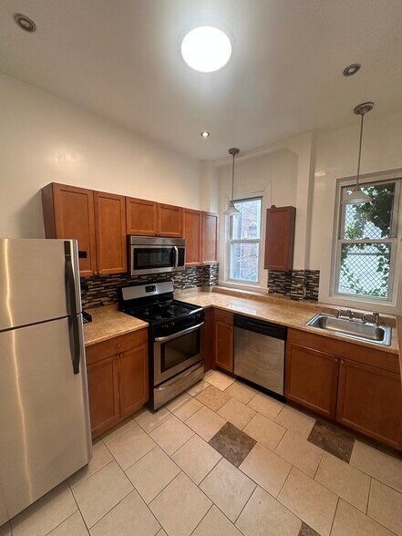 Kitchen - 1 W Biddle St