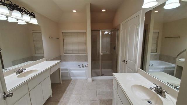 Building Photo - 715 Da Vinci Ct