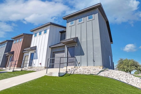 Building Photo - 3325 Brambleton Hill Pl