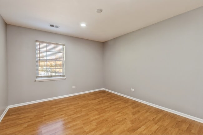Building Photo - 222 Wellington Cir