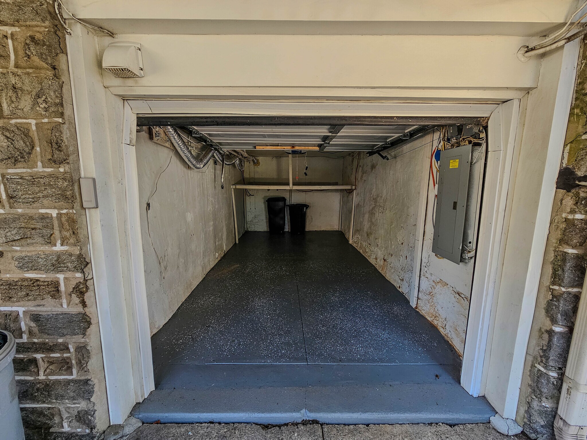 Building Photo - 740 Church Ln