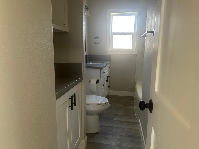 Building Photo - 73876 Sunnyslope Dr
