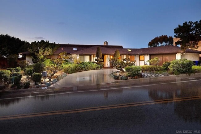 Building Photo - 7774 Via Capri