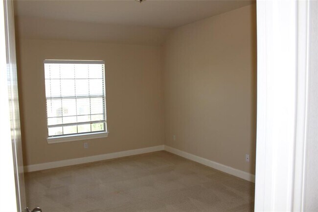 Building Photo - 7617 Menler Dr