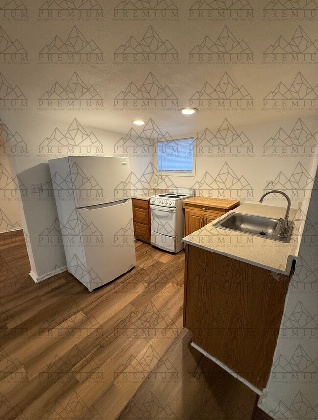 Building Photo - 714 Union St