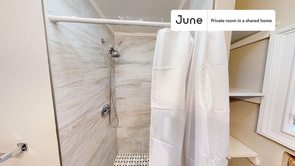 Building Photo - Room in Shared 3 bed/1 bath home