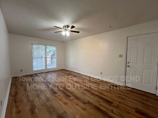 Building Photo - 2213 Stanton St