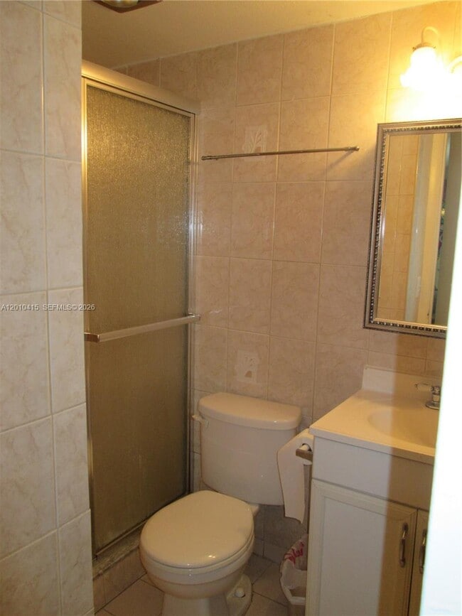 Building Photo - 250 180th Dr