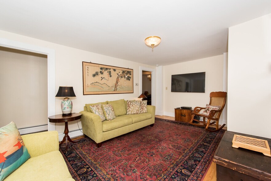 Building Photo - 69 Dennett St