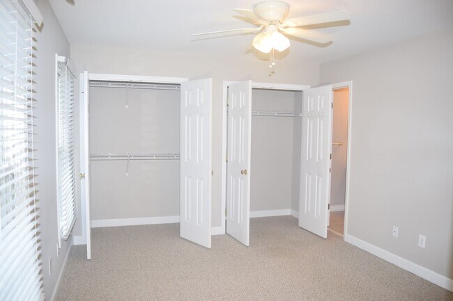 Building Photo - Hollar Duplex Conover