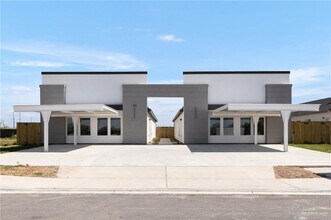 Building Photo - 19 N Aryana Ave