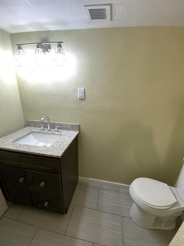 Building Photo - 1225 S Cedar Ave