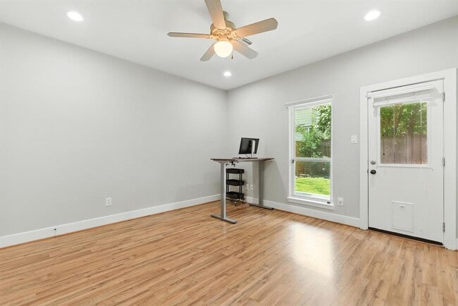 Building Photo - 1317 Bomar St
