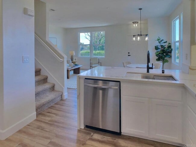 Building Photo - 4300 Newton Ave