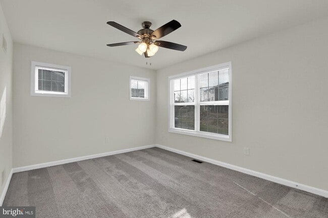 Building Photo - 10-30 Millrace Ct