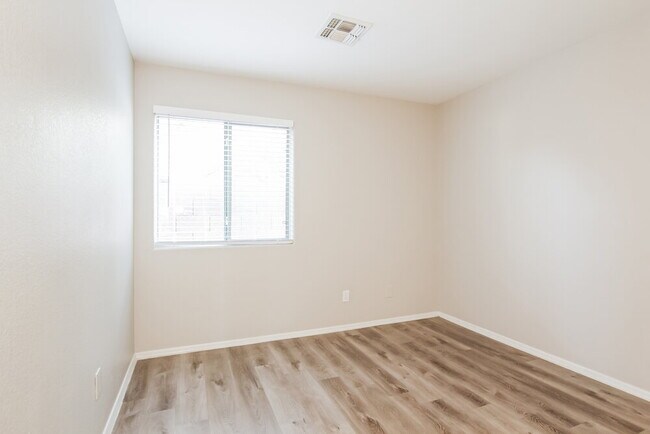 Building Photo - 3626 N 131st Dr