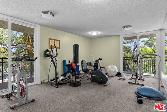 Building Photo - 1885 Veteran Ave