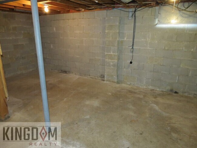 Building Photo - 7070 Tomahawk Trl Renoldsburg, OH 43068