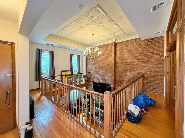 Building Photo - 418 Hudson St