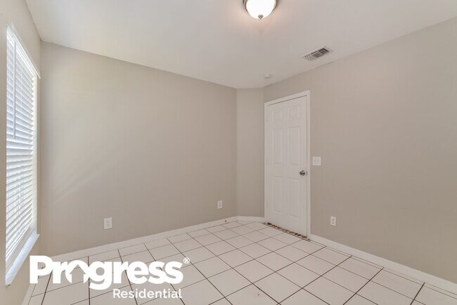 Building Photo - 2337 Donegan Pl