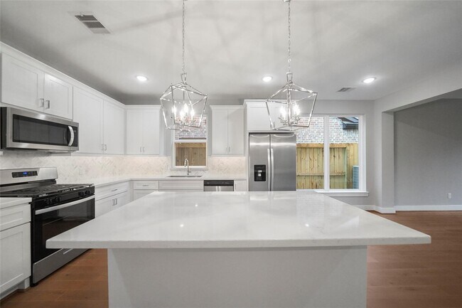Building Photo - 6424 Cebra St