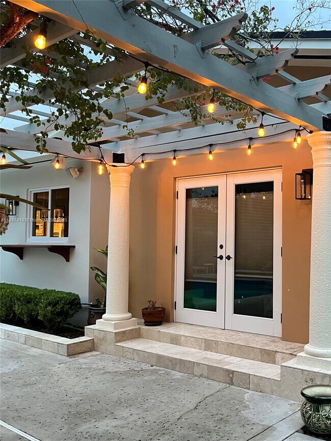 Building Photo - 8220 SW 162nd St