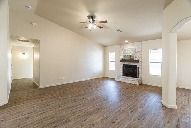 Building Photo - Elegant, Exclusive & Exquisite in this dre...