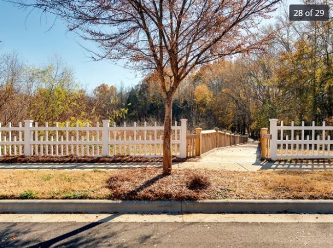 Building Photo - Beautiful home in the heart of Ballantyne