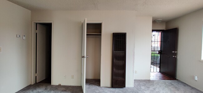 Building Photo - 5362 Bancroft Ave