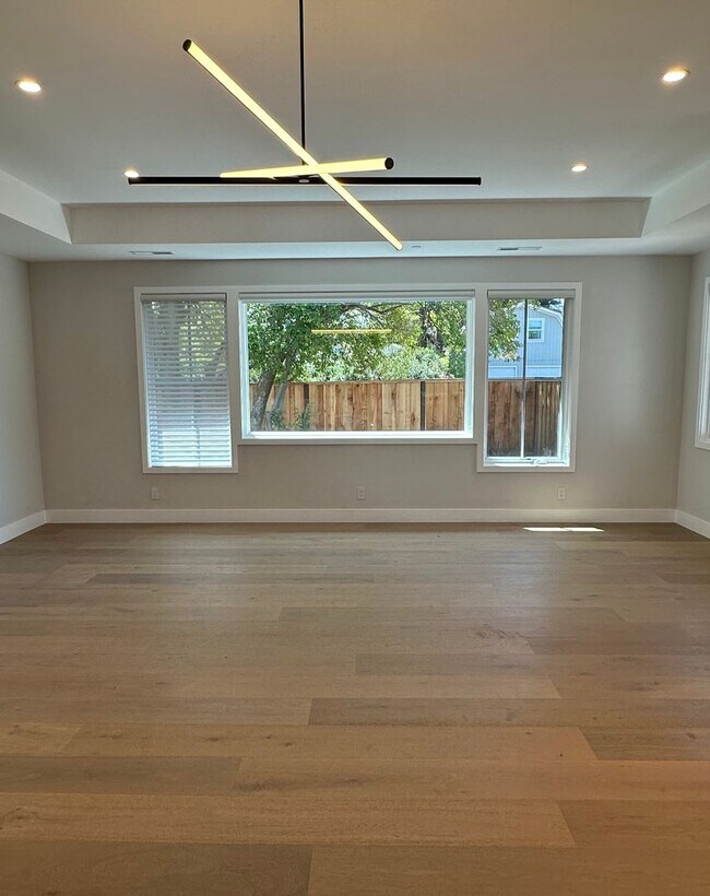 Building Photo - Stunning new build, top of the line everything, walk to town location, close to schools! INCLUDES...