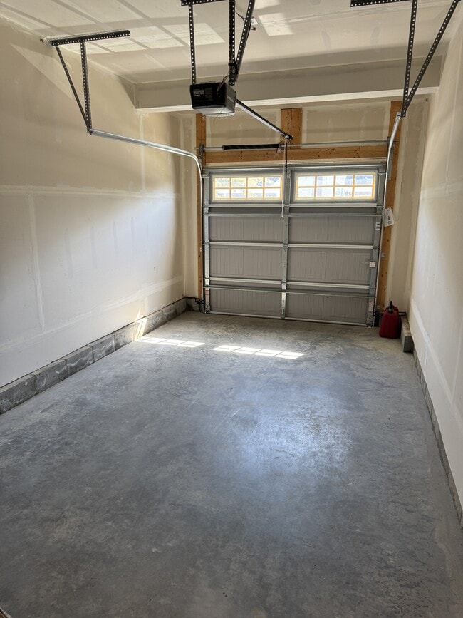 Building Photo - 741 Hezekiah Little Dr