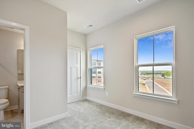 Building Photo - 4328 Ellipse Ter