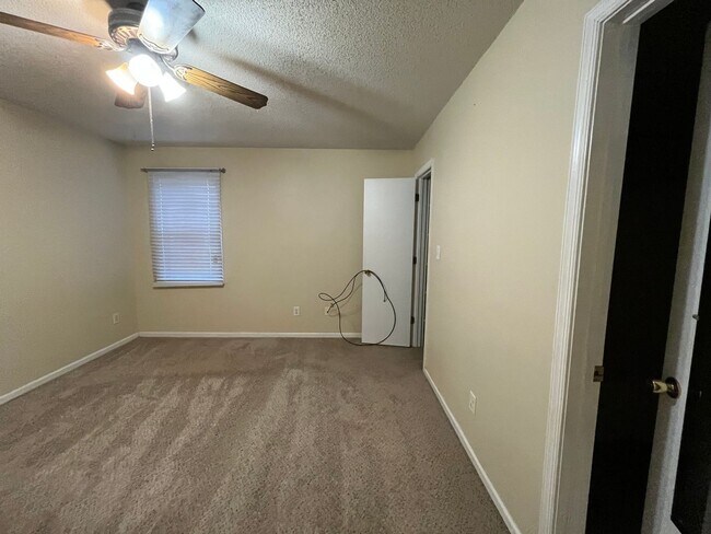 Building Photo - 103 Red Cedar Run