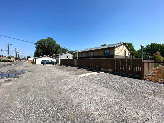 Building Photo - 810 Mary Anne Dr