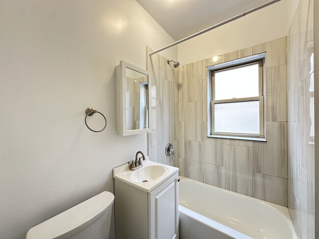 Building Photo - 6347 N Magnolia Ave