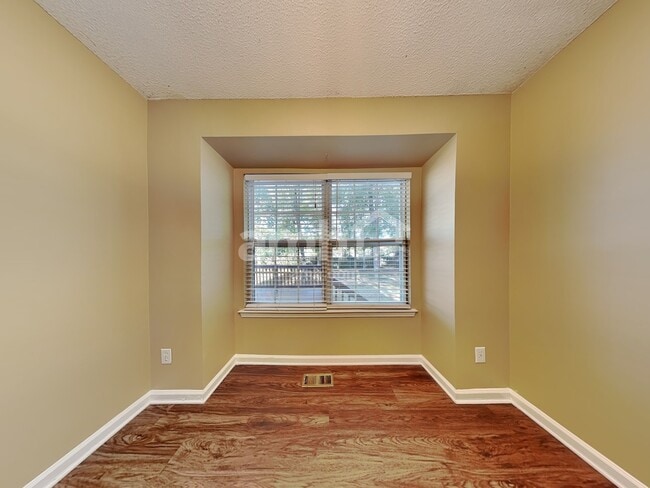 Building Photo - 704 Pepperstone Ct