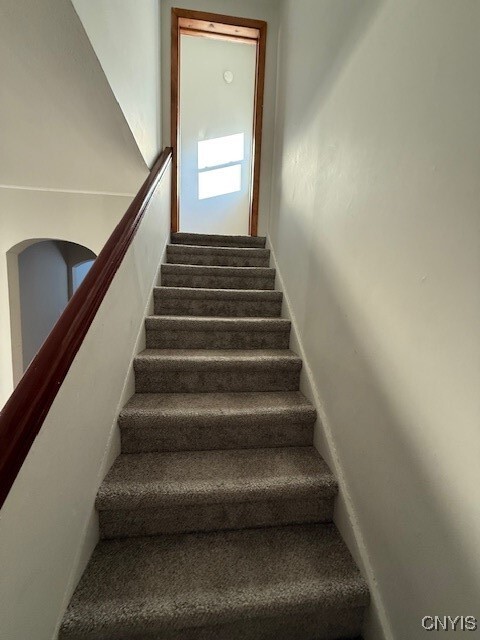 Building Photo - 455 Tennyson Ave
