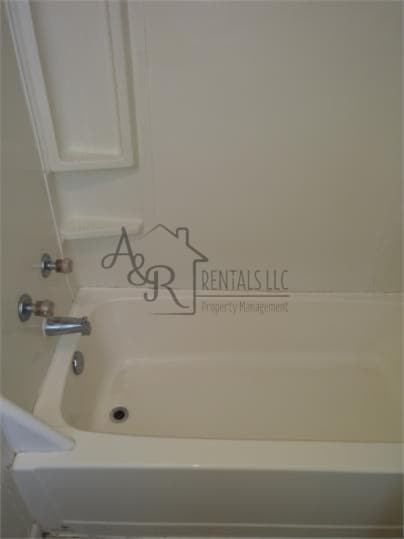 Building Photo - 209 E 22nd St