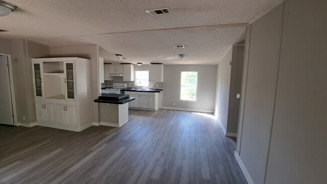 Building Photo - 40 Ginger Ln