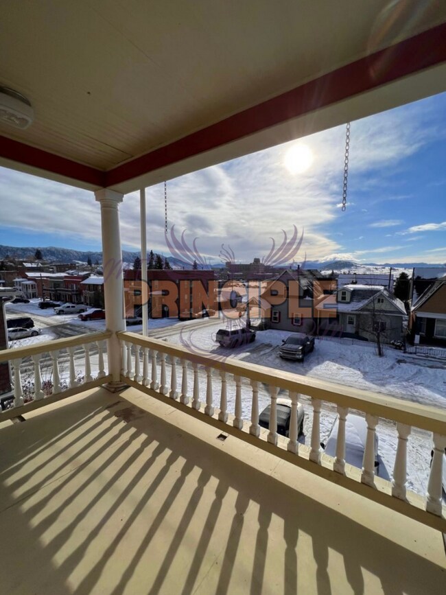 Building Photo - 805-807 W Galena St