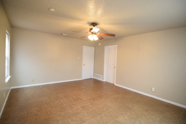 Building Photo - 3311 Johnson Dr