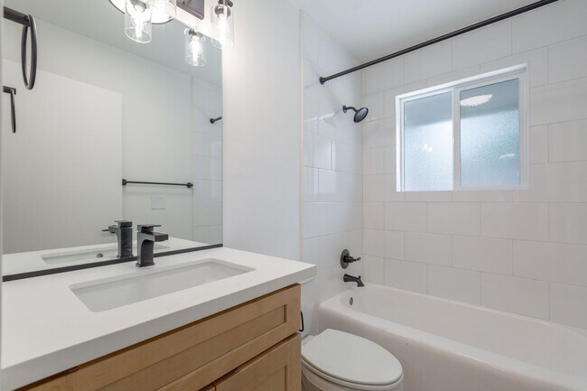 Building Photo - Crowne Pointe Apartment Homes