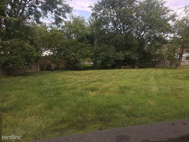 Building Photo - 2 br, 1 bath House - 62 Sauk Trail