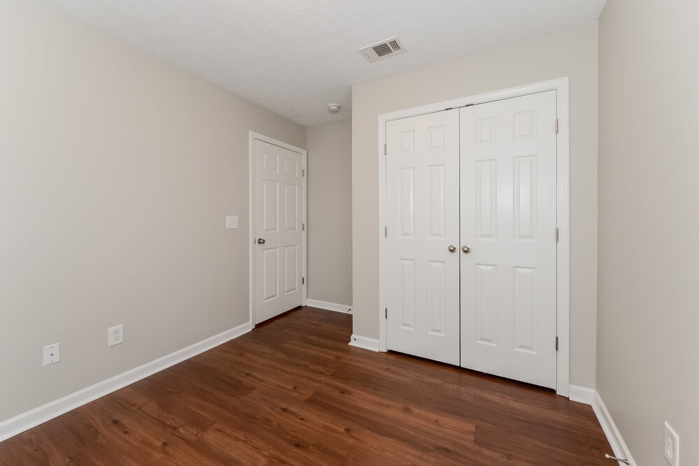 Building Photo - 925 Birchmill Point S