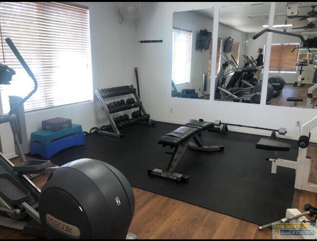 Building Photo - 40 Augusta W