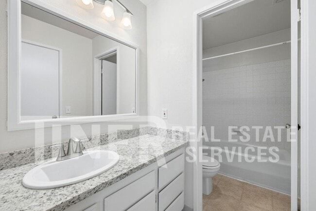 Building Photo - 8708 Bluff Ln