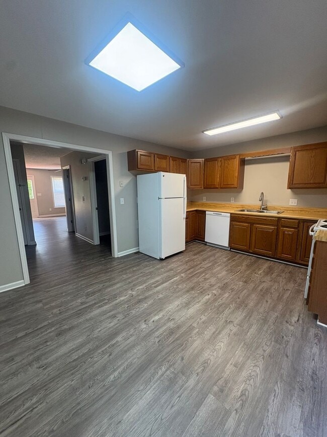 Building Photo - 251 Hunter Hills Cir