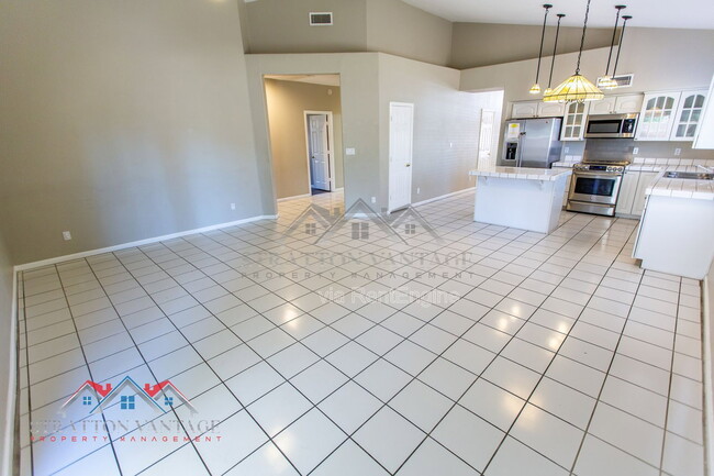 Building Photo - 1891 E Brentrup Dr