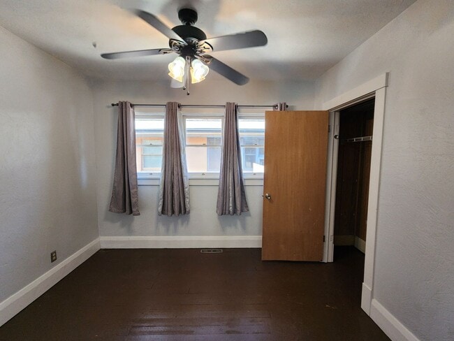 Building Photo - HONEY! Stop Scrolling! - FABULOUS!!!! Downtown SLC 3 bd house!